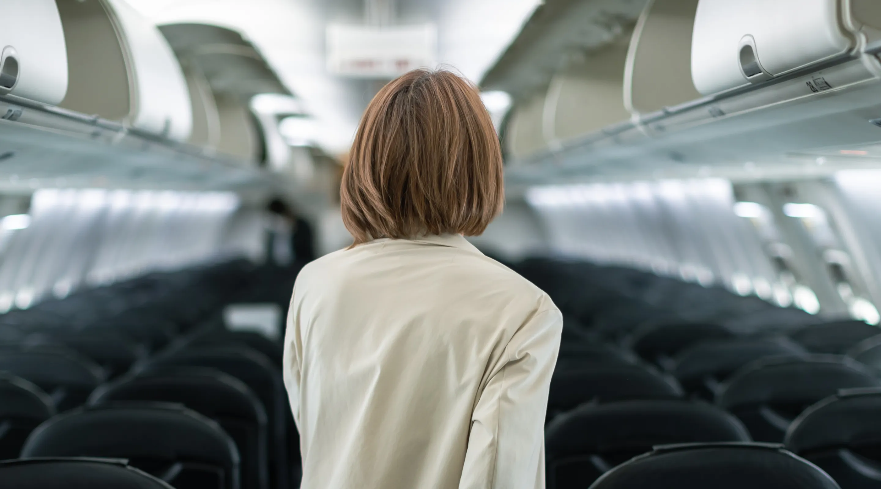 Cabine d'avion en vol, vue depuis l'intérieur