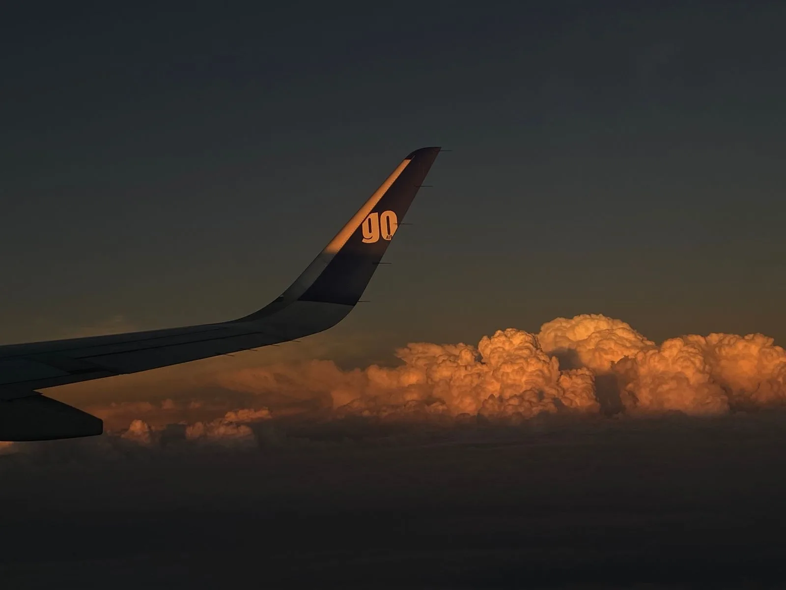 Are Morning Flights Really Less Turbulent? A Pilot Explains